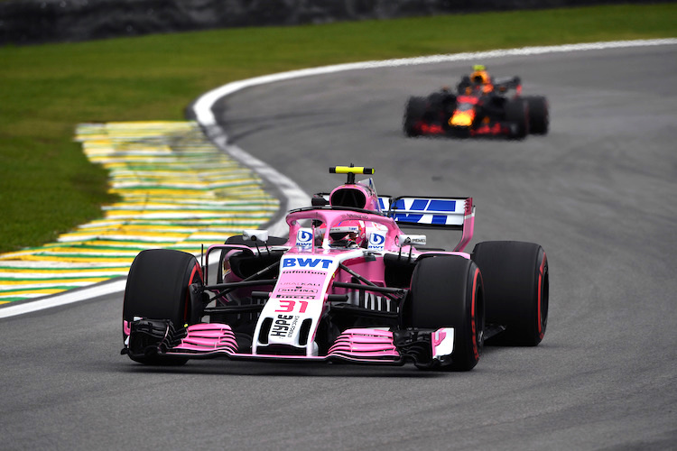 Esteban Ocon muss um fünf Ränge zurück