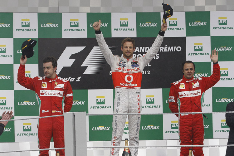 Jenson Button gewinnt vor Fernando Alonso und Felipe Massa