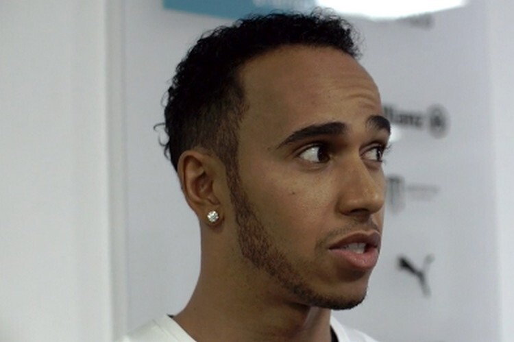 Fragezeichen bei Lewis Hamilton