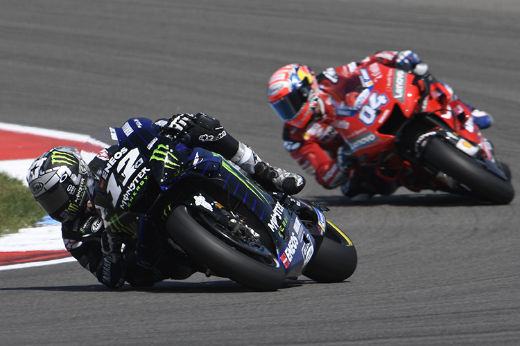 Maverick Vinales (vorne) war vor Assen acht Monate sieglos