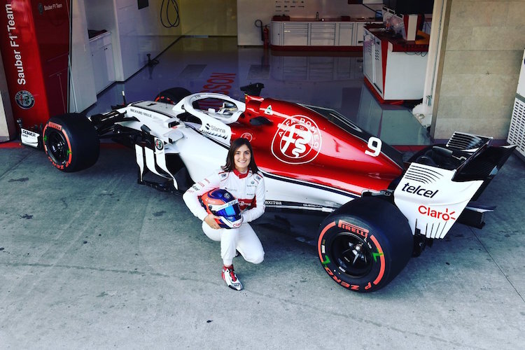 Tatiana Calderón vor dem Sauber-Test