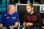 Jonas Folger mit Chefmechaniker Cohen