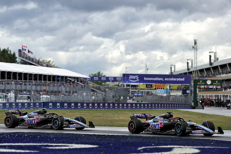 Esteban Ocon vor Pierre Gasly