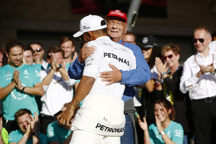 Niki Lauda mit Lewis Hamilton