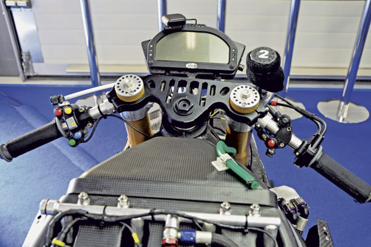 Das Cockpit einer MotoGP-Maschine mit dem Magneti-Marelli-Dashboard
