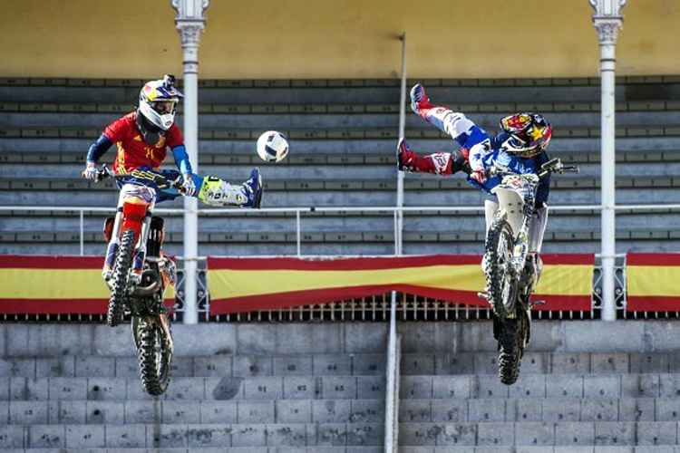 Die Red Bull X-Fighters freuen sich auf den Start der Fussball-EM