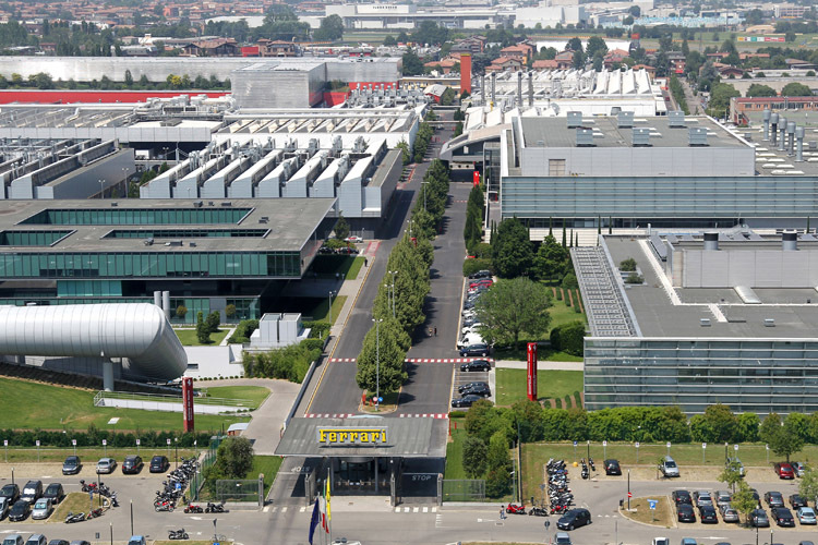 Mehr Platz in Maranello: Das Ferrari-Team bezieht in diesen Tagen das neue Fabrik-Gebäude