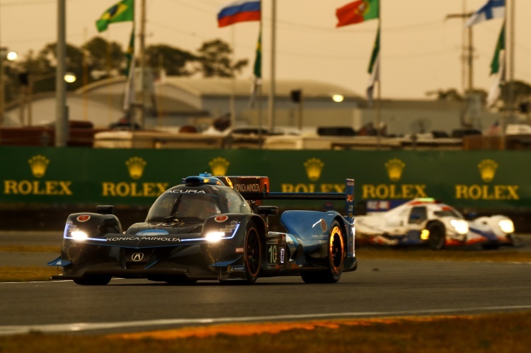 Der Acura DPi von Wayne Taylor Racing an der Spitze in Daytona