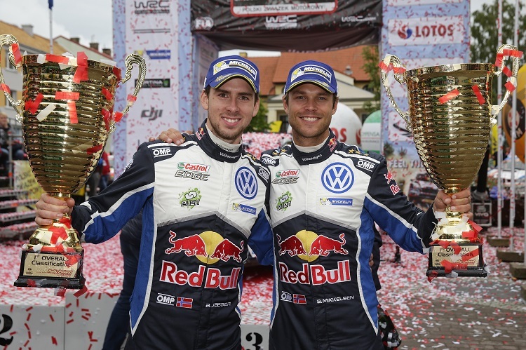 Die Polen-Sieger Anders Jaeger (Li) und Andreas Mikkelsen