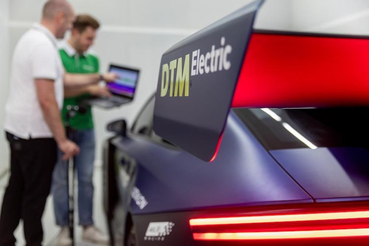 Die DTM Electric dreht Demorunden