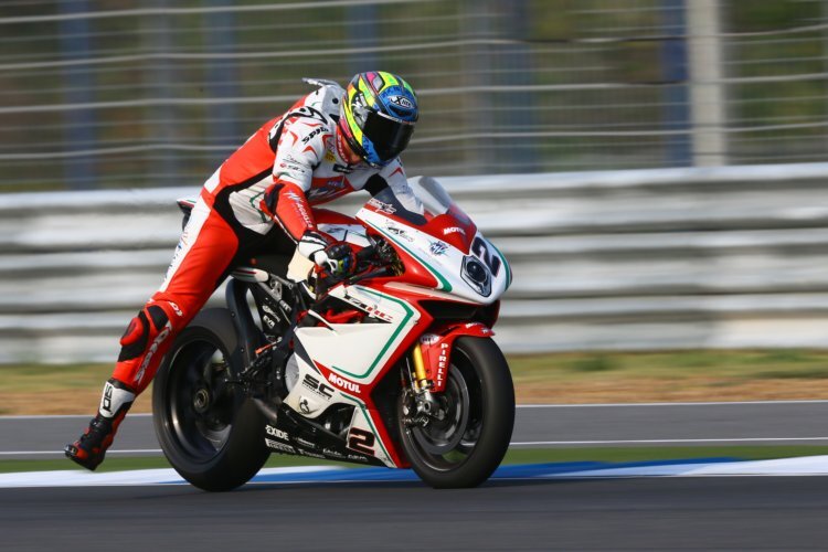 Leon Camier quetscht aus der MV Agusta alles heraus