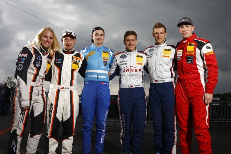 Österreicher in der ADAC GT4 Germany: (v.li.) Laura Kraihamer, Reinhard Kofler, Eike Angermayr, Thomas Jäger, Michael Fischer und Constantin Schöll