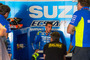 Alex Rins in der Box des Teams Suzuki Ecstar