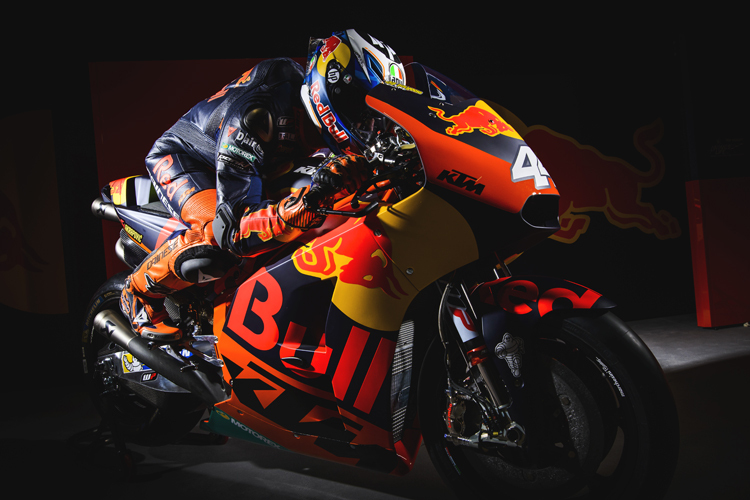 Auch Pol Espargaró darf auf der MotoGP-Maschine von KTM Gas geben