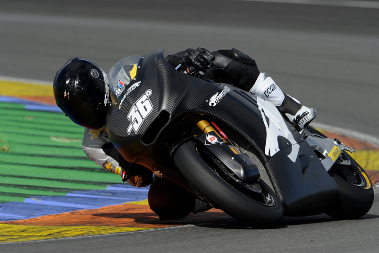 Schwarzer Blitz: Mika Kallio beim Test in Valencia