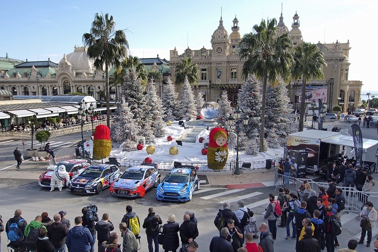 Die WM-Elite vor dem Casino in Monte Carlo