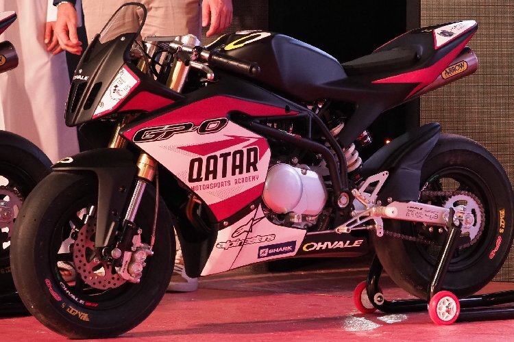 Mit diesen Motorrädern soll das Nachwuchs aus Katar trainieren