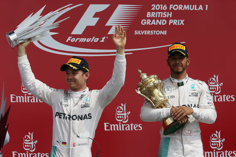 Nico Rosberg und Lewis Hamilton in Silverstone