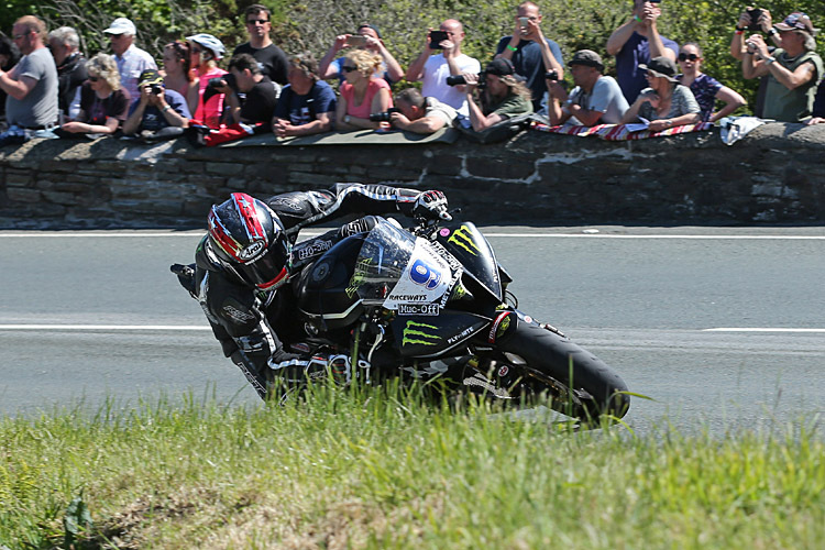 Vorjahressieger Ian Hutchinson geht auch heuer als Favorit in die Supersport-TT