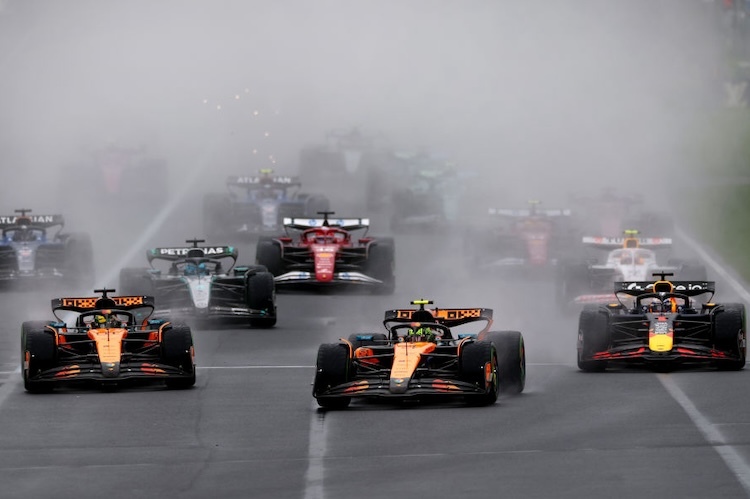 Beim regnerischen GP von Australien in Melbourne hatten die Autos Kameras an Bord, die die Flügel überwachten