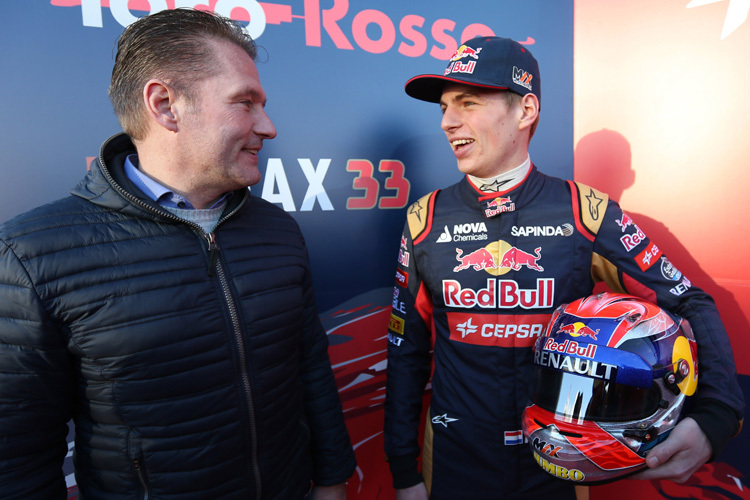 Jos und Max Verstappen freuen sich: guter Testbeginn mit Toro Rosso