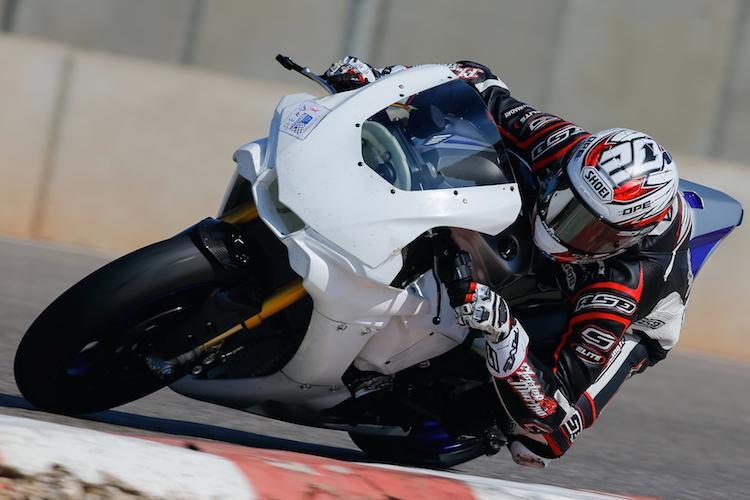 Florian Marino auf der neuen Yamaha R1 in Alcarras