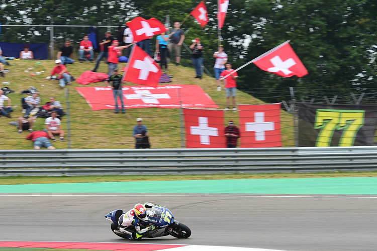 Zahlreiche Schweizer Fans unterstützen Domi Aegerter in Assen