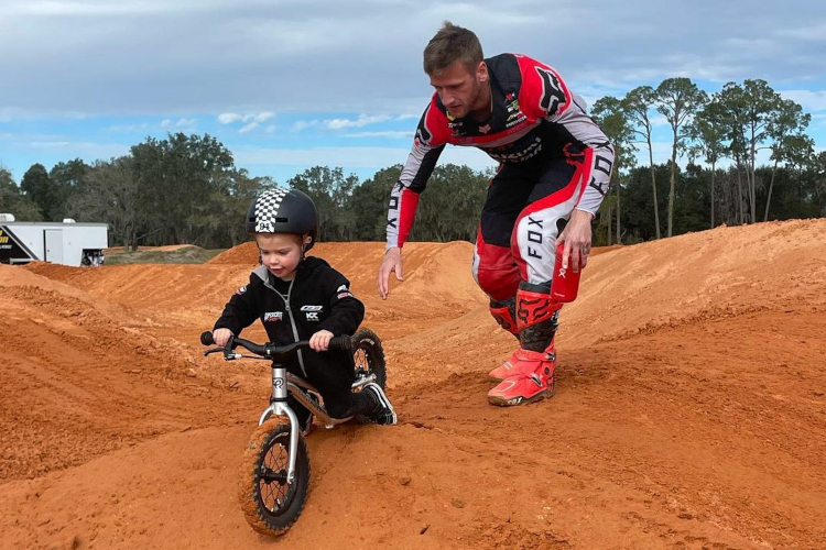 Griffin und Ken Roczen auf der Strecke