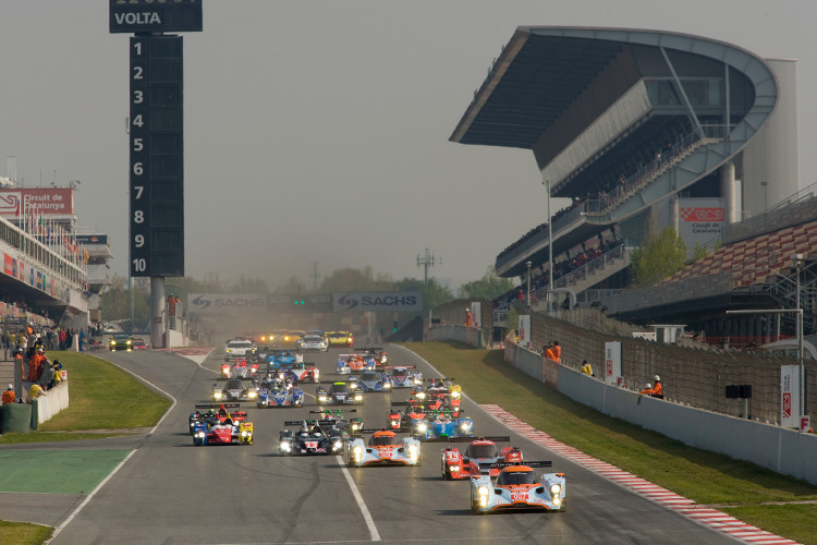 Start frei: 2009 gewann der Aston Martin LMP1 (vorne) in Barcelona