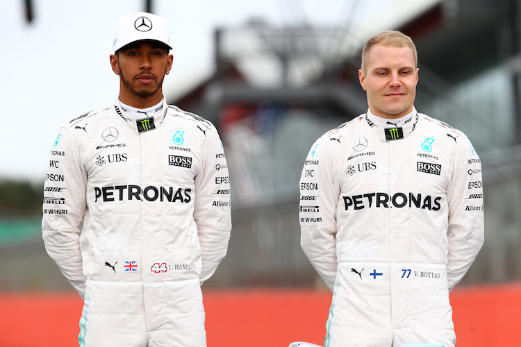 Lewis Hamilton mit seinem neuen Teamkollegen Valtteri Bottas