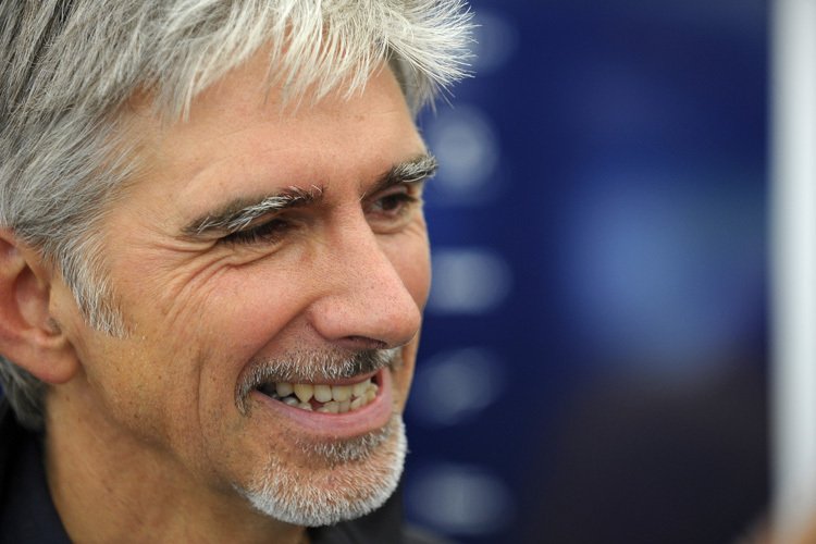 Damon Hill gab in Barcelona im RB6 Gas