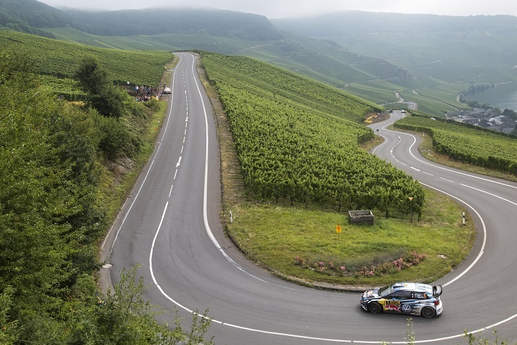 Sébastien Ogier hat seine Offensive gestartet