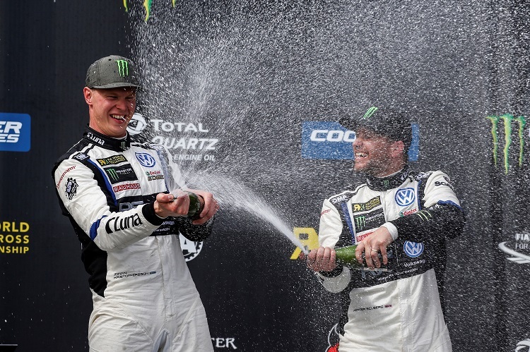 Jubel bei PSRX VW Schweden mit Johan Kristoffersson (li.) und Petter Solberg