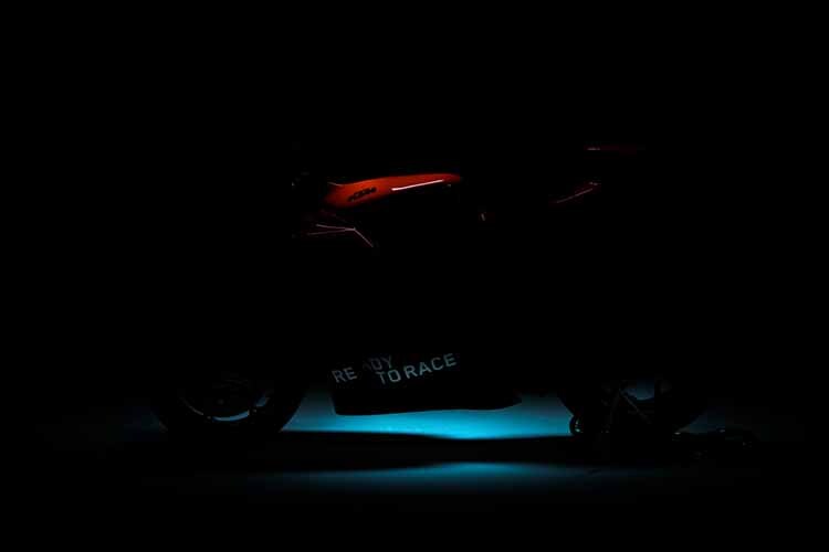 Das genaue Design bleibt ein Geheimnis: Die KTM RC16 des von KTM Tech3 Factory Racing kommt erst am Freitag ins Rampenlicht 