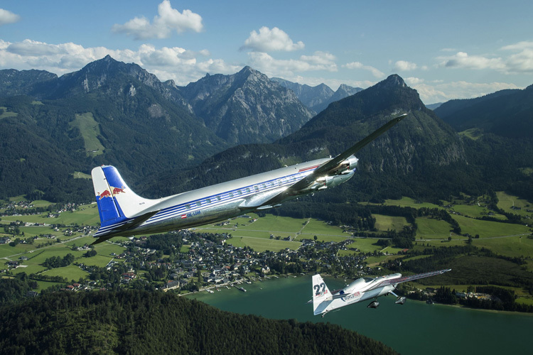 Mit der Douglas DC6B über die Alpenrepublik