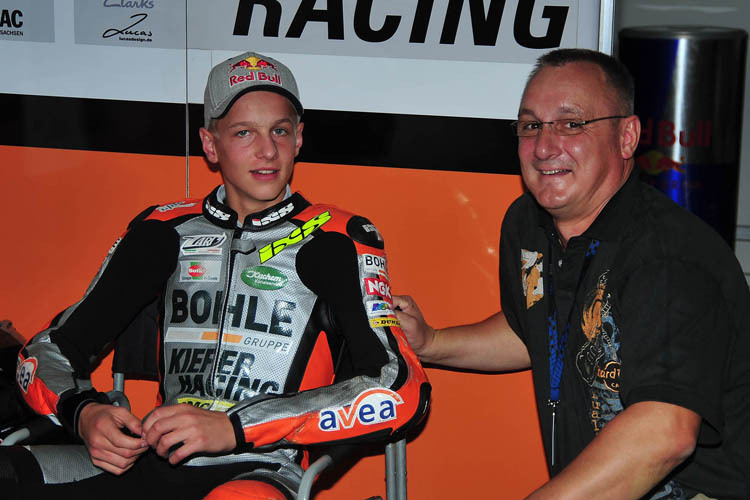 Malaysia-GP 2013: Florian Alt mit Papa Uwe in der Kiefer-Box