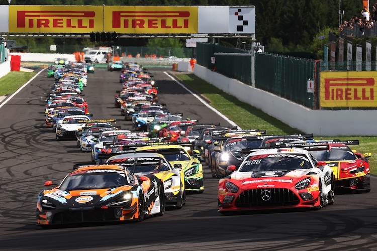 Ein gefühlt unendlicher Strom an Autos: Die GT World Challenge Europe ist die weltgrößte GT-Rennserie