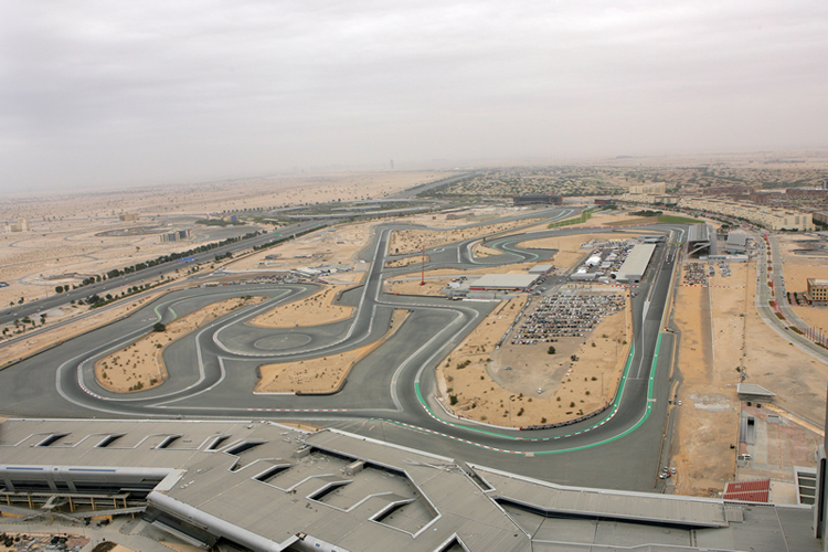Hier wird 24h lang im Kreis gefahren: Dubai Autodrom