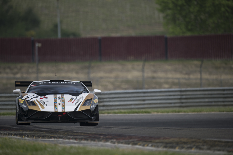 Landmann steigt ab Brands Hatch in den Lamborghini