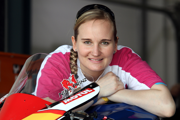 Nina Prinz: Zurzeit auf Platz 4 der Qatar Superbike Championship