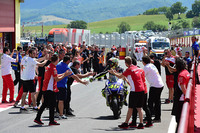 Valentino Rossi wird in Mugello immer wie ein Sieger gefeiert