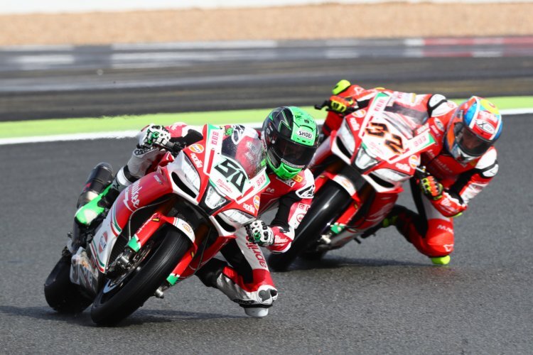 Eugene Laverty (50) und Lorenzo Savadori (32)