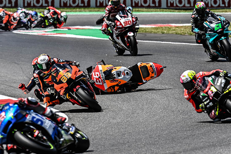 Kollision mit Brad Binder (33), dann Sturz in Runde 2: Marc Márquez 