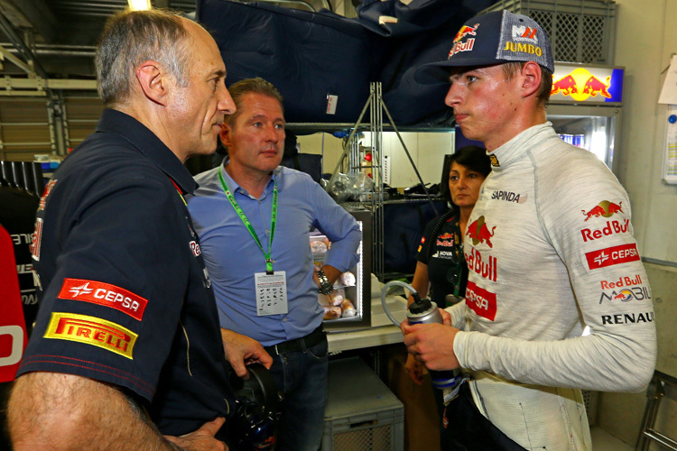 Franz Tost in Suzuka mit Jos und Max Verstappen