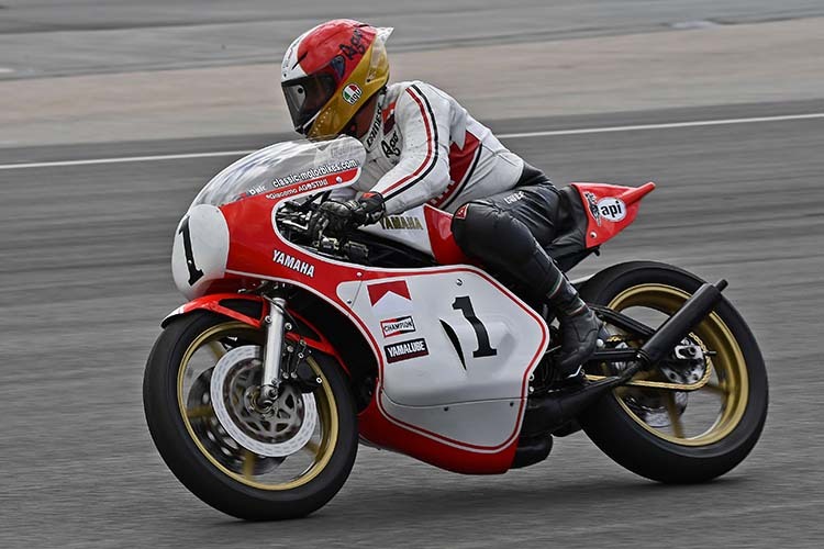 Giacomo Agostini auf der 750-ccm-Yamaha