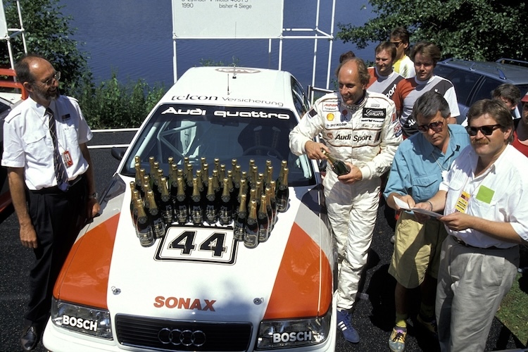 Gewinner und Verlierer: Sportchef Kreiner, DTM-Pilot Stuck, TV-Mann Braun und Journalist Haug 1990 bei der Wetteinlösung am Norisring (von links)