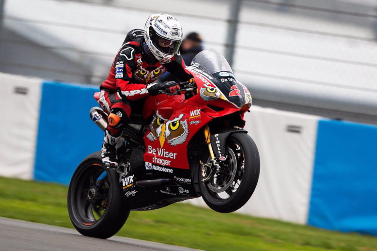 Glenn Irwin feierte in Silverstone seinen ersten Sieg in der BSB