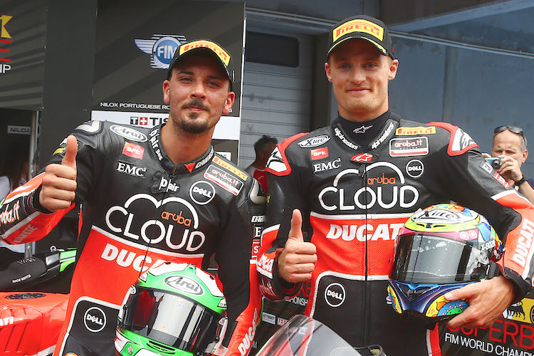 Davide Giugliano (li) musste in Laguna Seca Chaz Davies (re) den Vortritt lassen