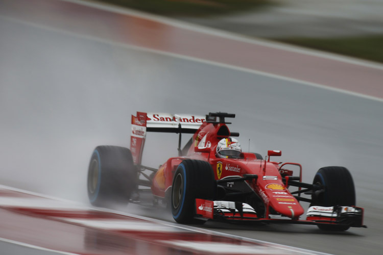 Sebastian Vettel hatte auf dem nassen Circuit of the Americas sichtlich Mühe, seinen Ferrari auf der Bahn zu halten