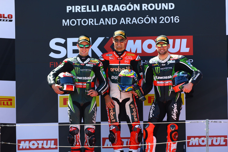 Die Top-3 des ersten Rennens: Jonathan Rea, Chaz Davies und Tom Sykes (v.l.)